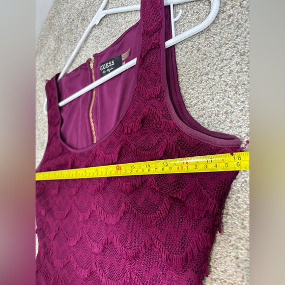 GUESS Sheath Dress Wine Scalloped Women's Size Fringe 8 Sleeveless Short - Picture 4 of 8
